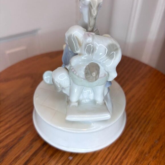 PORCELAIN GLAZED MUSIC BOX ROCKING HORSE 3 PUPPIES BY GEORGE GOOD PLAYS TOYLAND - Picture 3 of 5